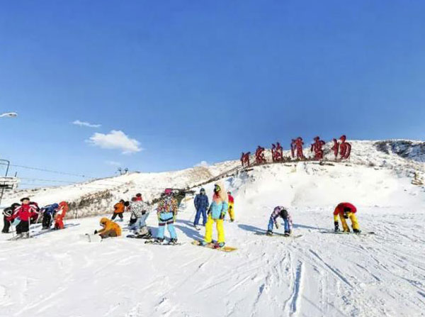 2024-2025旺季时间表及雪票价格